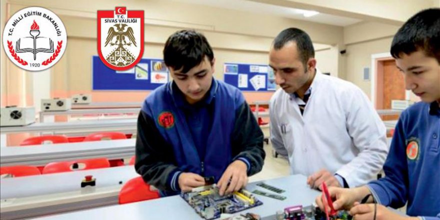 Sivas'taki meslek liselerine kayıt yaptıran öğrencilere burs