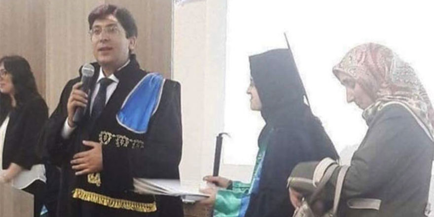 Eli öpülesi anne: Görme engelli kızı için hukuk metinlerini defalarca okudu