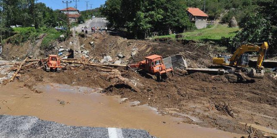 Türk Kızılayı Karadeniz'i uyardı: Heyelan ve sel tehlikesi var