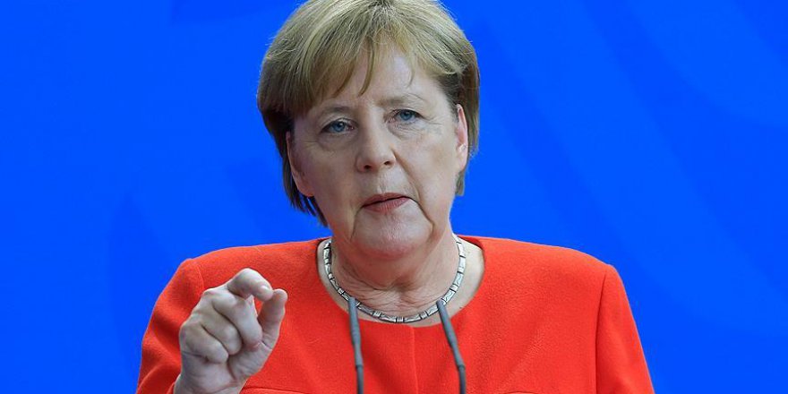 'Merkel ırkçılığı önlemek istiyorsa soruşturmayı kapatmamalı'