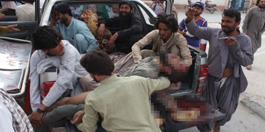 Pakistan'daki korkunç terör eylemine tepkiler