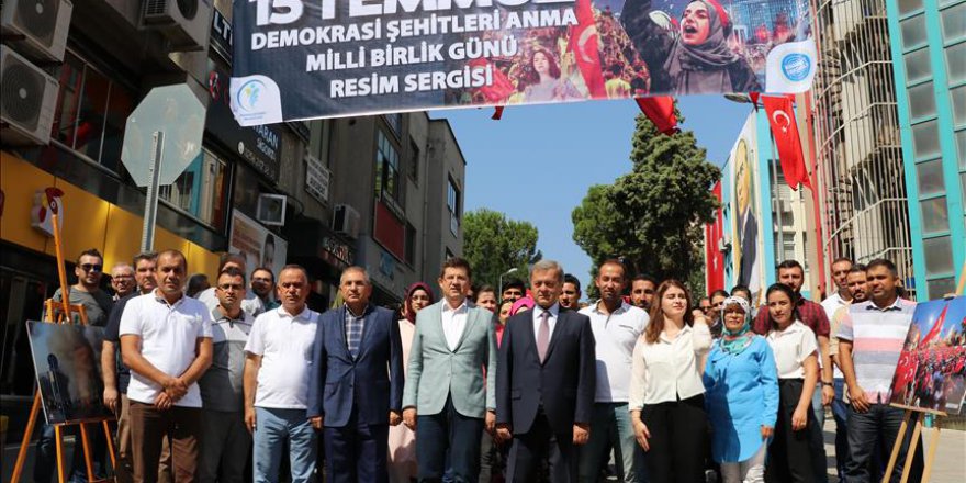 Denizli'de 15 Temmuz fotoğraf sergisi yoğun ilgi gördü