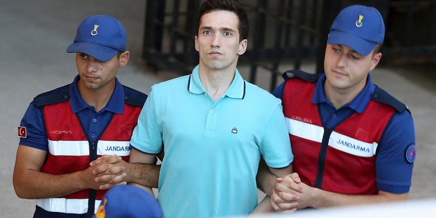 Yunan askerlerin tutukluluğuna devam kararı