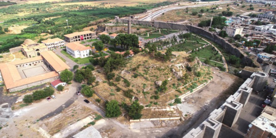 Diyarbakır’ın kalbi ortaya çıkarılıyor