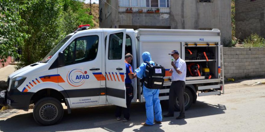 Mangal kömürü kutusundan eve yabancı kokular yayılınca AFAD'ı harekete geçirdi