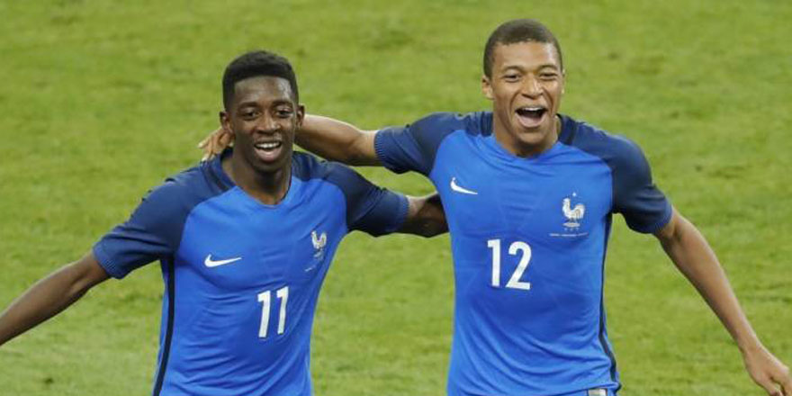 Dünya kupasını kazanan yıldız futbolcu cami yaptıracak