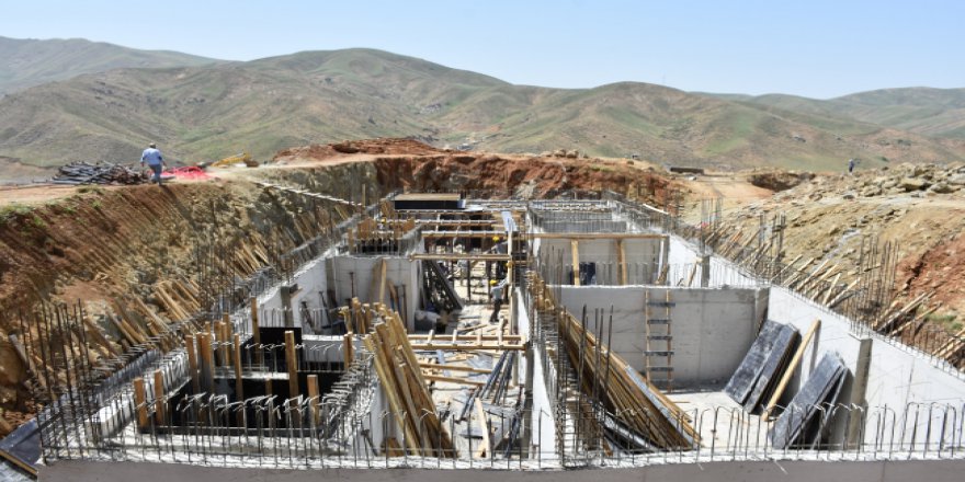 Yüksekova'nın içme suyu sorunu çözüldü