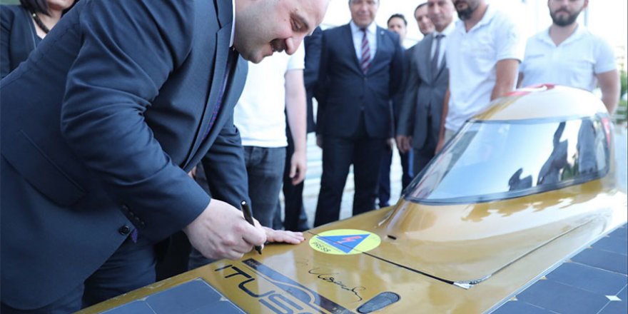 İTÜ Güneş Arabası Ekibi Bakan Varank ile buluştu
