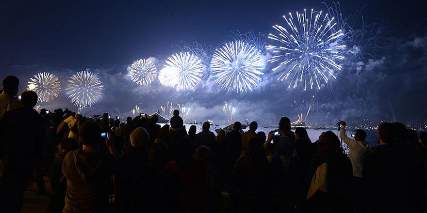 Işıltılı katil havai fişek: Yılbaşında binlerce kuş öldü