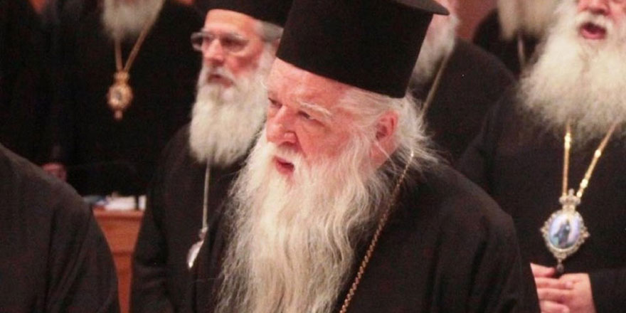 Yunan psikopos: Yangın, Çipras ateist olduğu için çıktı