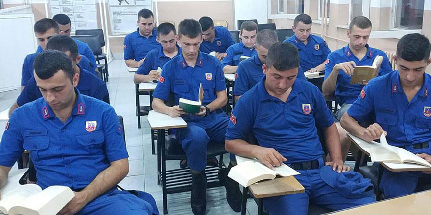 Jandarmada 'Kitap Okuma Vakti'