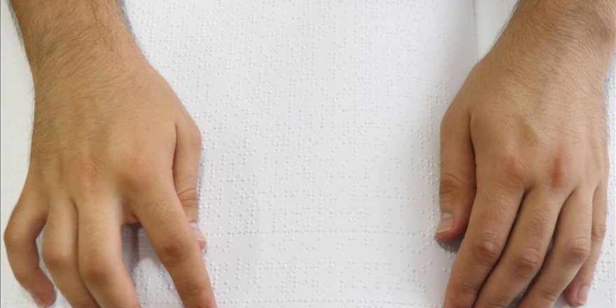 Kur'an-ı Kerim'i gönül gözüyle okuyorlar