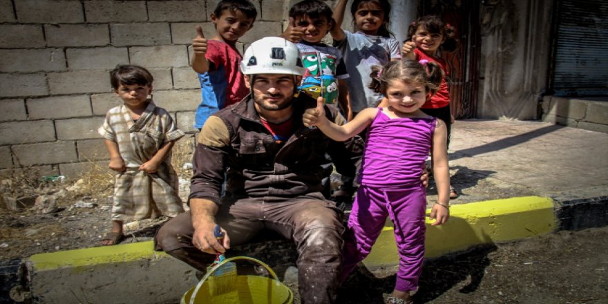 İdlib'te savaşın izleri Beyaz Baretliler ile siliniyor