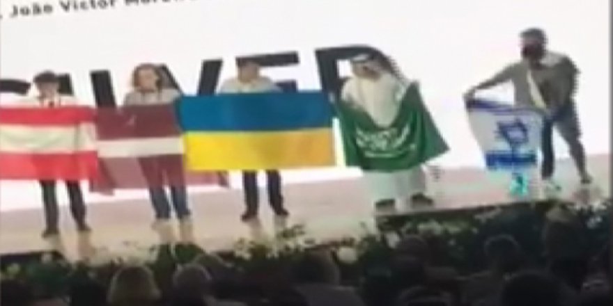 Ödül alan öğrenci: 'İsrail bayrağının yanında durmam'