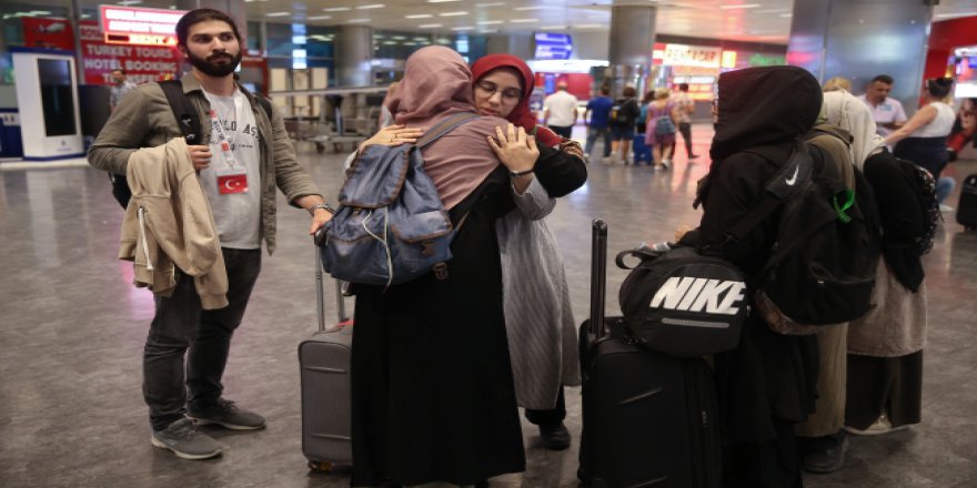 İsrail'in Kudüs'e almadığı 90 Türk ülkeye döndü