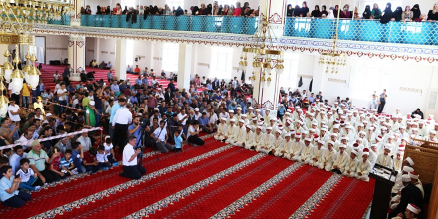 Erzurum'da 240 öğrenci hafızlık belgesi aldı