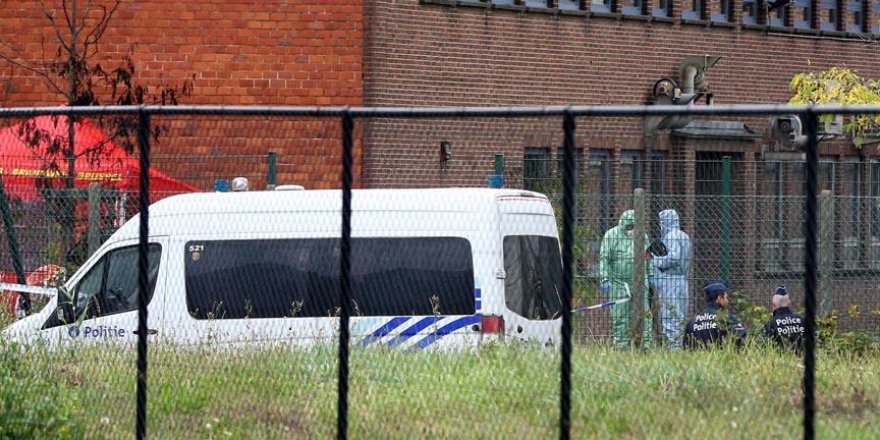 Belçika'da bir kişi boş alanda üzerindeki bombaları patlattı