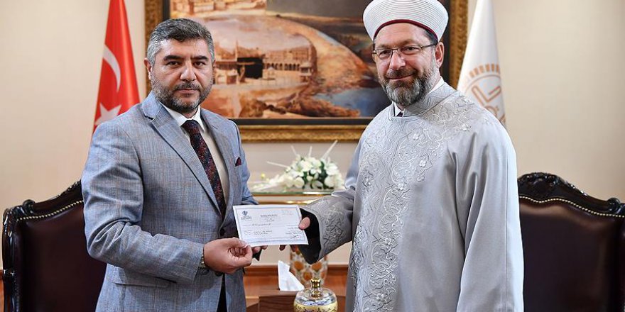 Ali Erbaş kurban bağışını TDV'ye yaptı