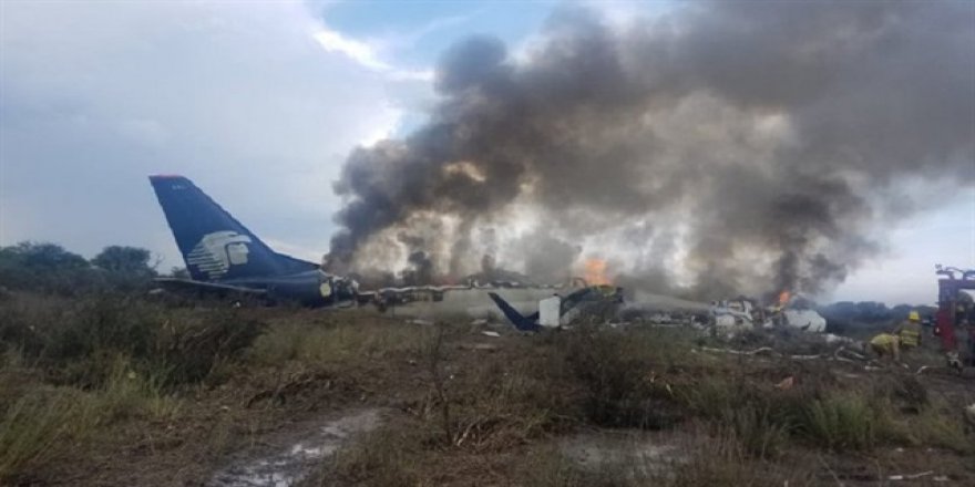 Meksika'da 97 yolculu uçak düştü