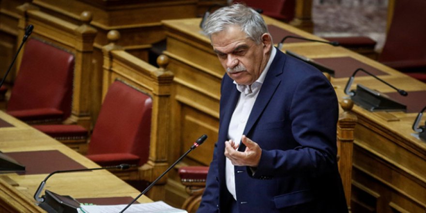 Yunanistan'da yangın sonrası istifalar başladı