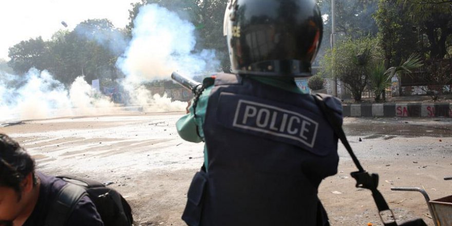 Bangladeş'te öğrencilerin protestosu sürüyor