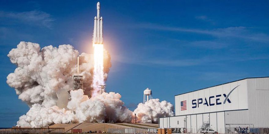 SpaceX ile Boeing insanlı uzay uçuşlarına başlıyor
