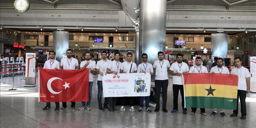 TİKA gönüllüleri yetim ve anaokulu öğrencileri için Gana'da