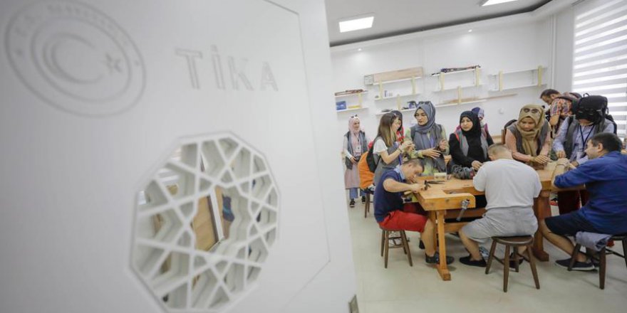 TİKA'nın gönüllü elçilerinden Bosna'daki engellilere destek