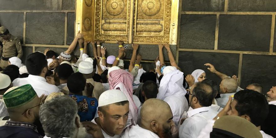 Kutsal topraklara gelen hacı adayları günlerini ibadet ile geçiriyor