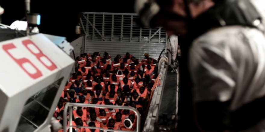 Avrupa'da krize yol açan 141 mülteciye yer bulundu