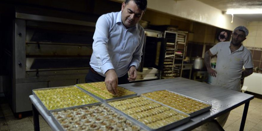 Doları bozdur, baklavayı kap