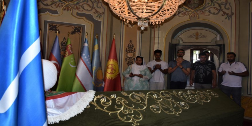 Ertuğrul Gazi Türbesi'ne ziyaretçi akını