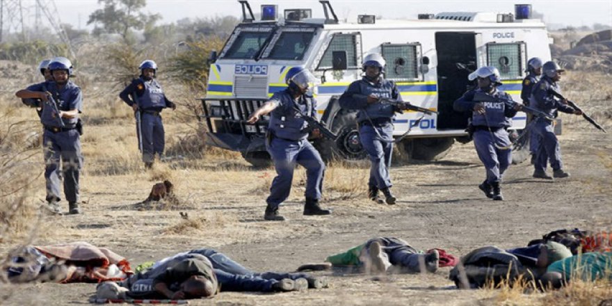 Grev yaparken katledilen Güney Afrikalılar anıldı