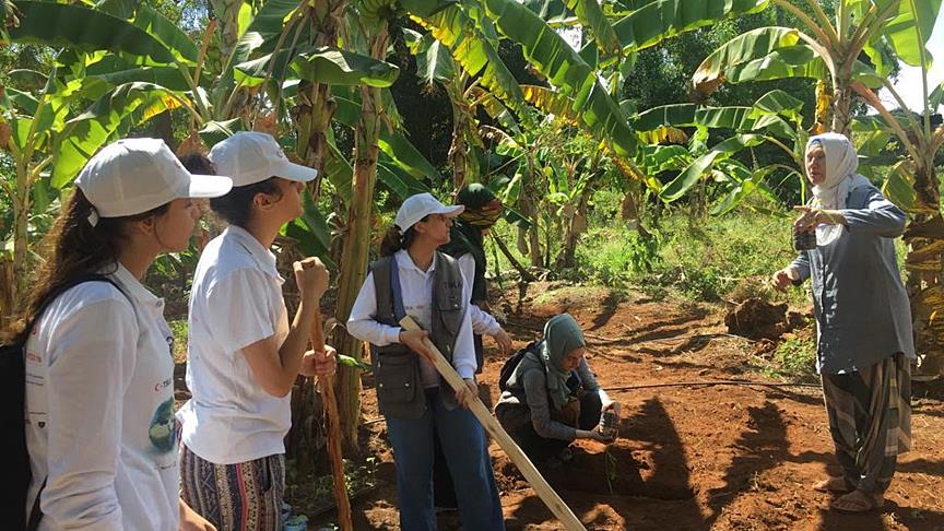 TİKA gönüllülerinden Tanzanya'da tarım etkinliği