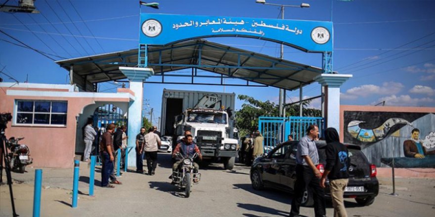 Gazzeliler ablukayı kırmaya çalıştıkça İsrail daha sert davranıyor