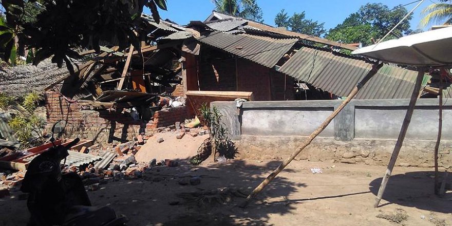 Endonezya'da yine deprem oldu