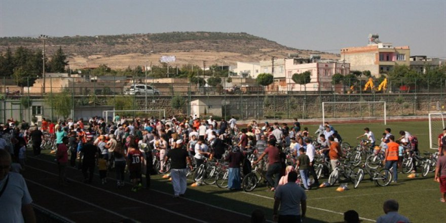 Kilis Belediyesi'nden çocuklara bisiklet sürprizi