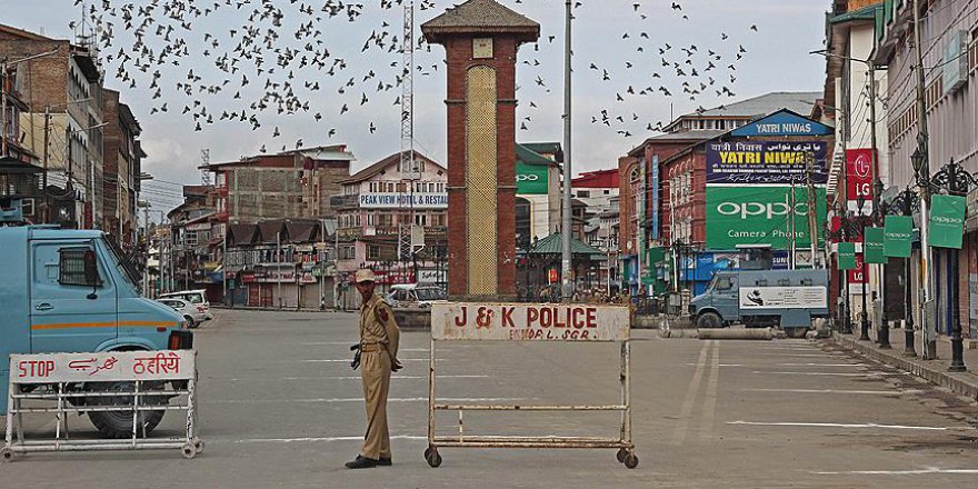 Hindistan'ın sorunlu bölgesine yeni vali atandı