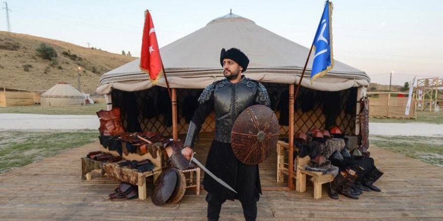 Tarihi kostümleri yurt dışına satıyorlar