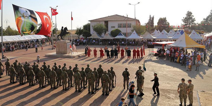 Kilis'te 'Fırat Kalkanı Harekatı' için tören