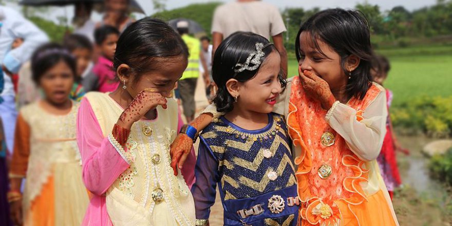 Arakanlı çocuklar tüm olumsuzluklara rağmen bayramı neşe içinde yaşadılar