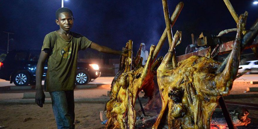 Nijerliler kurban etlerini çok farklı şekilde paylaşıyor