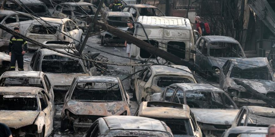 Yunanistan'da orman yangını sonucu ölenlerin sayısı yine yükseldi