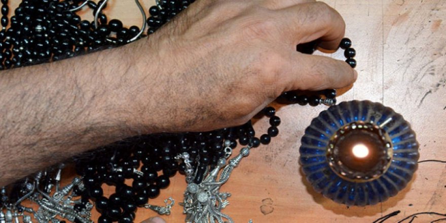 Metin Çelebi Erzurum'un Oltu taşını dünyaya tanıtıyor