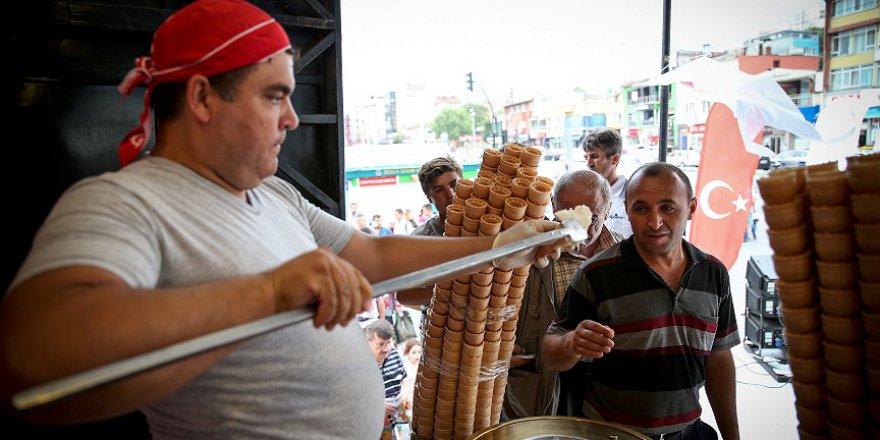 Bursa'da dondurma festivali düzenlendi