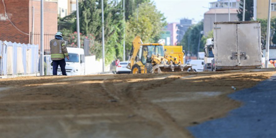 Küçükçekmece'de yola dökülen asit ile ilgili soruşturma