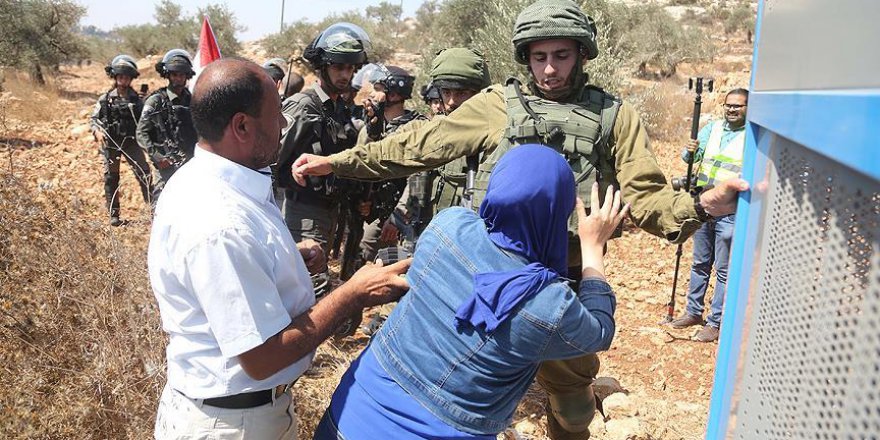 İşgalci İsrail köy sakinlerine saldırdı