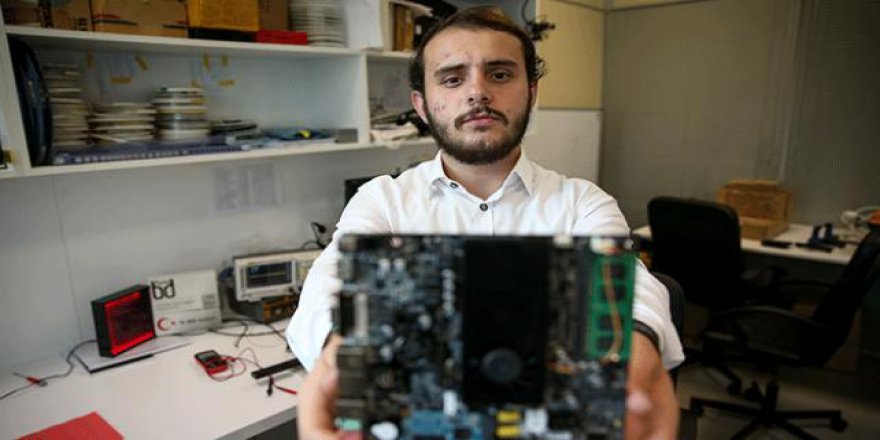 Bursalı genç kendi imkanları ile ana kart üretti