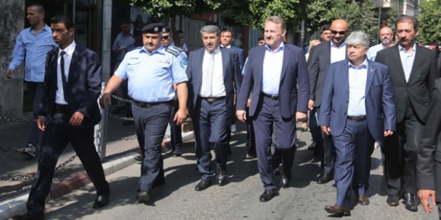 Boşnak Lider İzetbegoviç Ramallah'ta