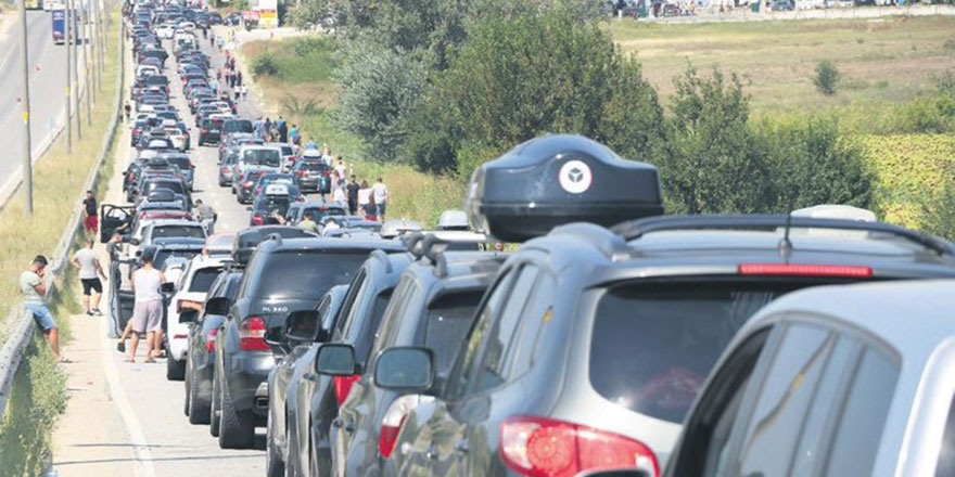 Kurban Bayramı tatilini uzatanlar dönüşe geçti